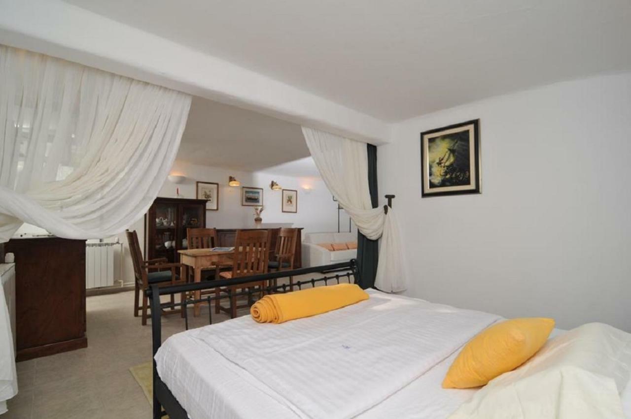 Deluxe Villa Sirena On The Beach With Pool Supetar Exterior foto