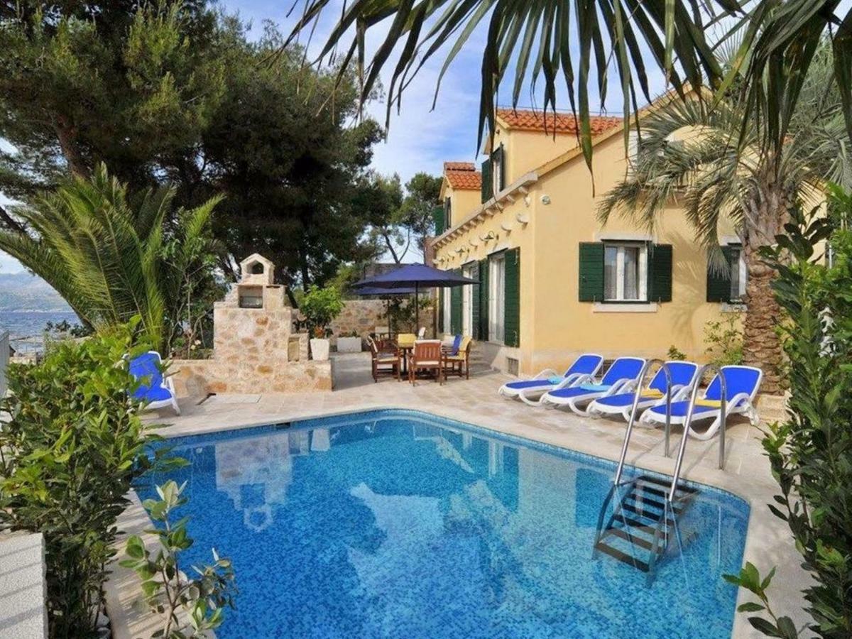 Deluxe Villa Sirena On The Beach With Pool Supetar Exterior foto
