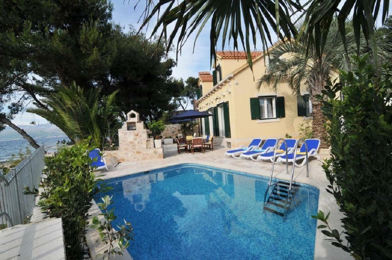 Deluxe Villa Sirena On The Beach With Pool Supetar Exterior foto